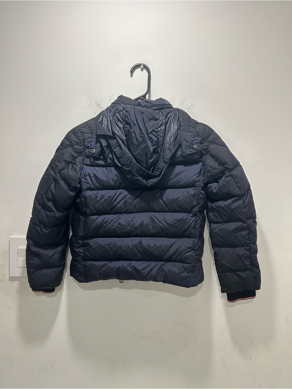 Moncler Navy Puffer Jacket with Logo Patch - Picture 7 of 8